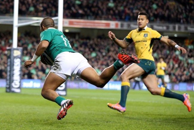 Simon Zebo scores a try