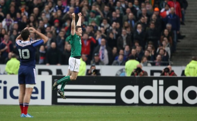 Brian OÕDriscoll celebrates at the final whistle