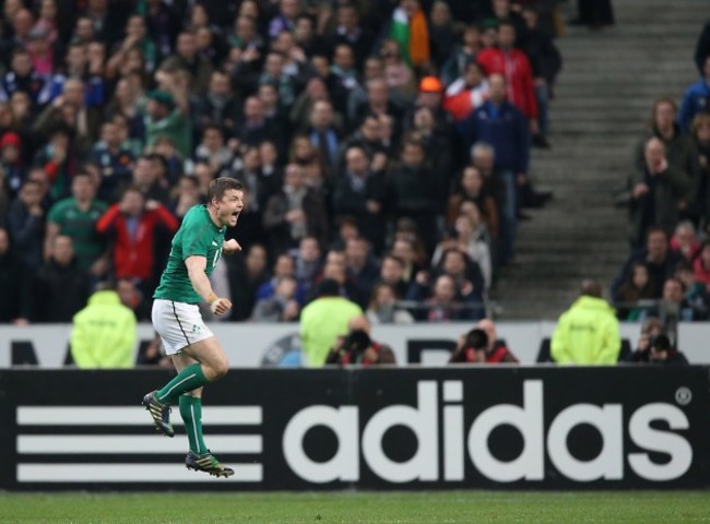 Brian OÕDriscoll celebrates at the final whistle