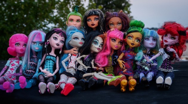 Monster High dolls with Olympus M.ZUIKO DIGITAL ED 12-50MM 1:3.5-6.3 EZ in MACRO mode