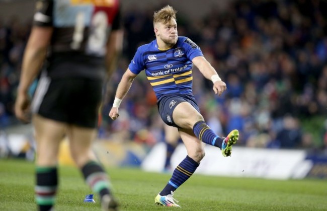 Ian Madigan kicks a penalty