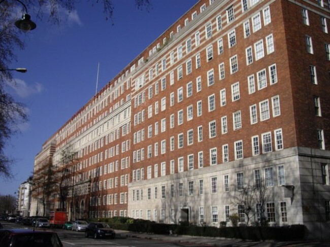 Dolphin Square - geograph.org.uk - 1194507.jpg