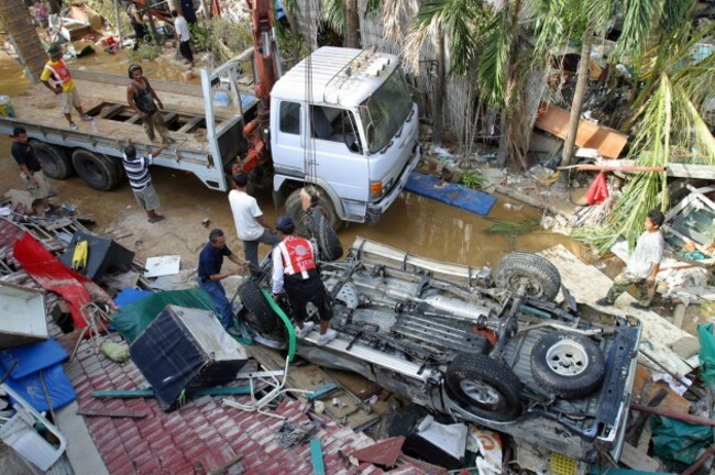 THAILAND QUAKE TIDAL WAVE TOPIX