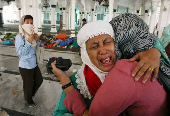 INDONESIA QUAKE TIDAL WAVES