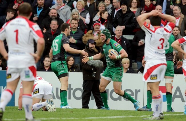 Dave MCSharry is congratulated by Robbie Henshaw