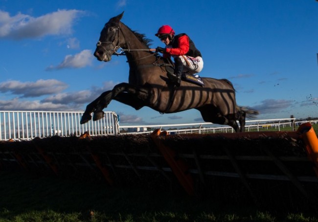 Horse Racing - Kempton Racecourse