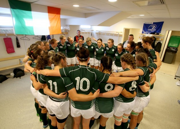 Ireland team huddle