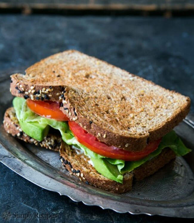 avocado-lettuce-tomato-sandwich-vertical