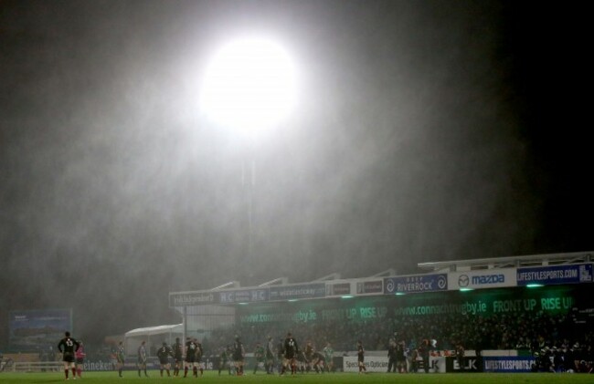 General view of the bad conditions during the game