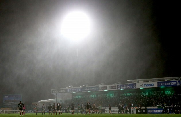 General view of the bad conditions during the game