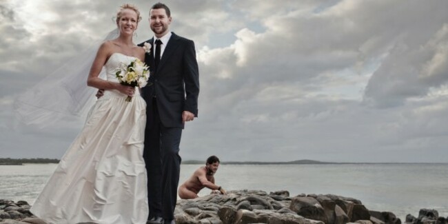 A Gollum Look-Alike Pulled Off A Legendary Wedding Photobomb