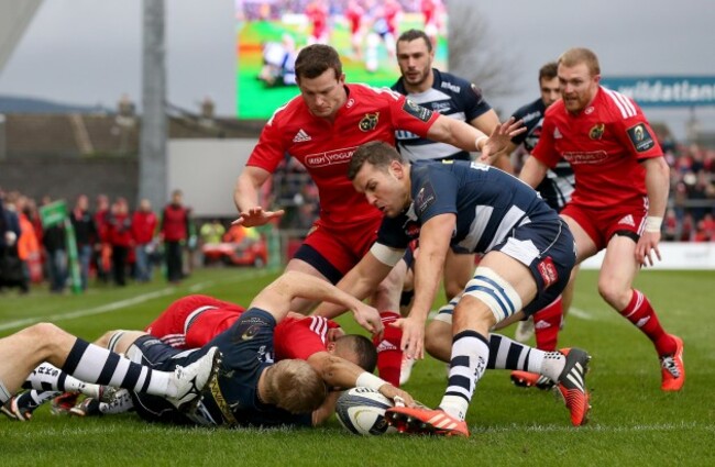 Simon Zebo scores the first try of the game