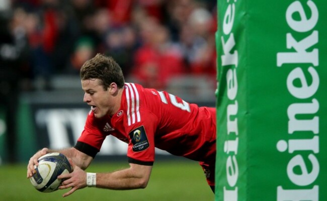 Pat Howard scores their fourth try