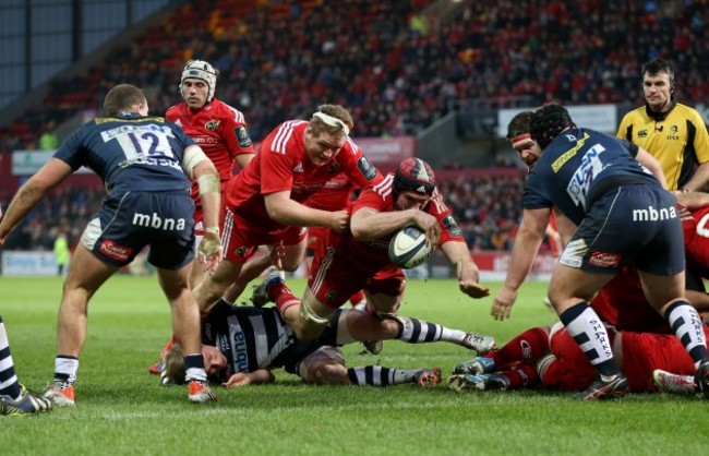 Tommy O'Donnell scores a try