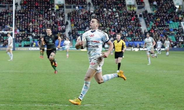 Juan Imhoff scores a try