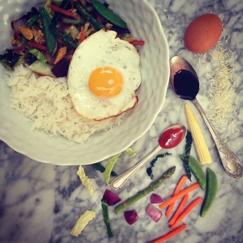 My Give Me Five recipe in today's @irishtimes is Easy Bibimbap! Whip up this healthy tasty dinner in minutes using only 5 ingredients! Link to the full recipe in my bio x