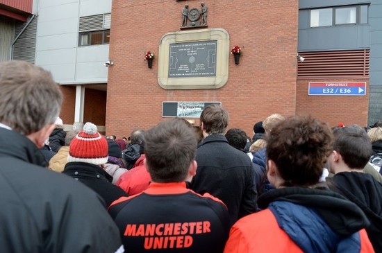 Soccer - Barclays Premier League - Manchester United v Leicester City - Old Trafford