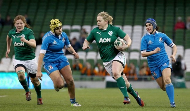 Niamh Briggs makes a break