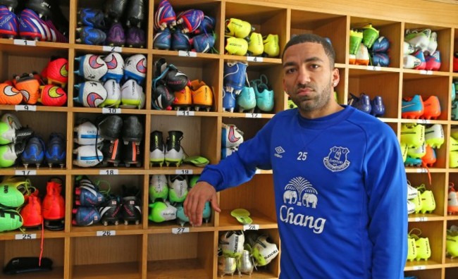 Soccer - Barclays Premier League - Everton FC sign Aaron Lennon - Finch Farm