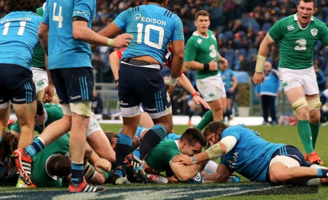 Conor Murray scores the first try