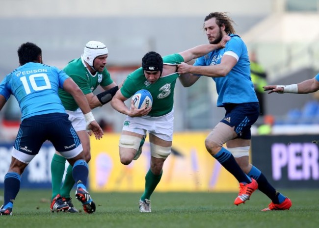 Tommy O'Donnell hands off Joshua Furno