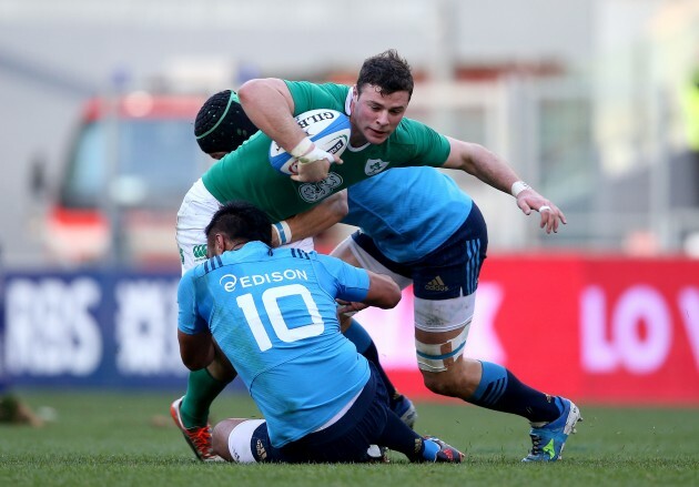 Robbie Henshaw tackled by Kelly Haimona and  Francesco Minto