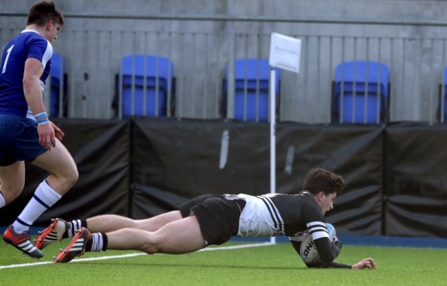 Mike Joyce scores a try