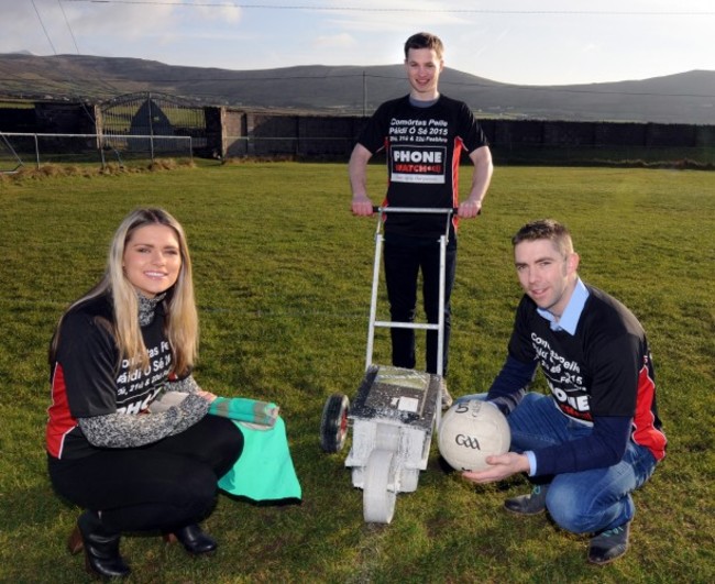 NO REPRO FEE Kerry footballer Marc &Oacute; S&eacute; with his cousins P&aacute;draig &Oacute;g &Oacute; S&eacute; and Si&uacute;n N&iacute; Sh&eacute; preparing the An Ghaeltacht club's home grounds at Gallarus in West Kerry ahead of the PhoneWatch Comortas Peile P&aacute;id&iacute; &Oacute; S&eacute; 2015, an international Gaelic football club tournament and festival, taking place in Ventry and across the Dingle Peninsula from February 20-22. Details on www.paidiose.com.  Pic: Manuela Dei Grandi