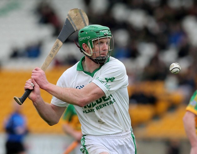 Henry Shefflin scores a point