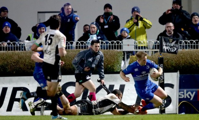 Luke Fitzgerald scores his sides third try