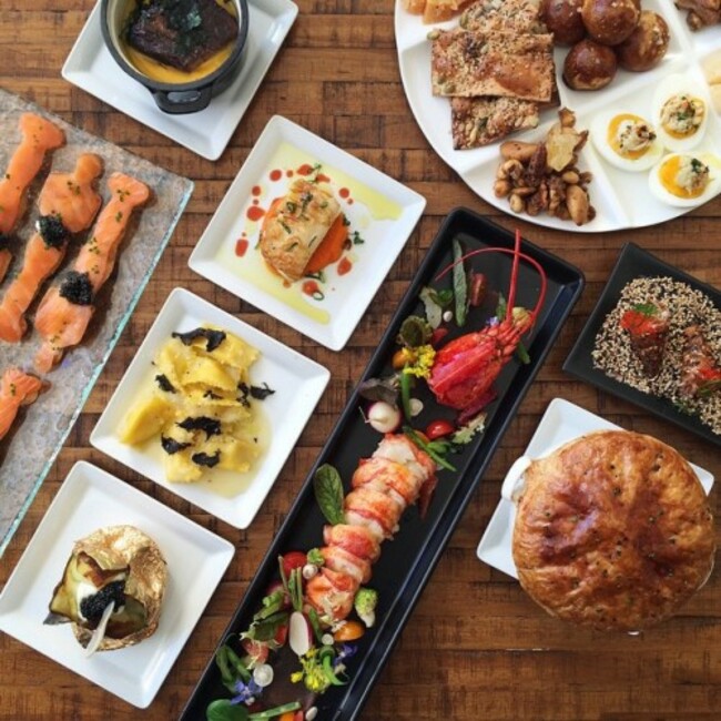 A sample of the food from @chefwolfgangpuck that will be served at tomorrow's #Oscars Governors Ball - check out that smoked salmon Oscar matzo! *drool*