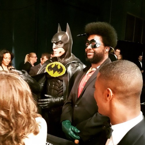 Questlove and batman hanging with team oscar. Guess who batman is #oscars