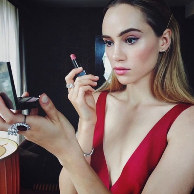 A red carpet look from #Burberry beauty - @SukiWaterhouse prepares for the #Oscars tonight in LA