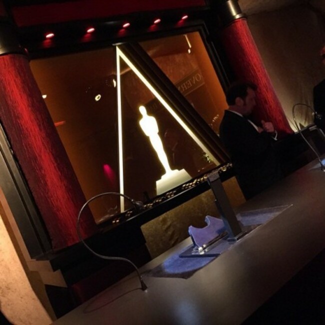 Winners are filtering in to have their #Oscars engraved at the #GovernorsBall Engraving Station.