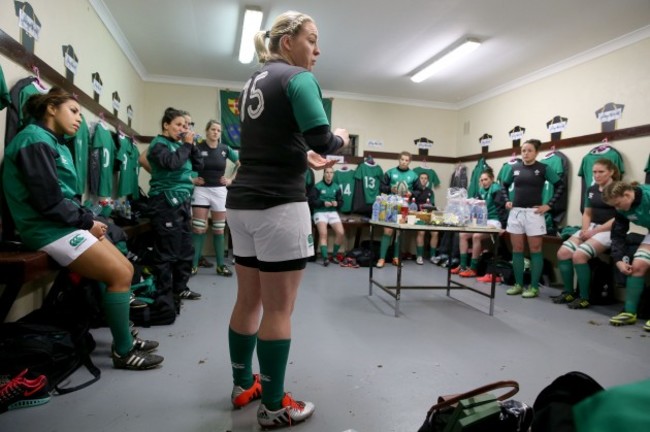 Niamh Briggs talks to her team