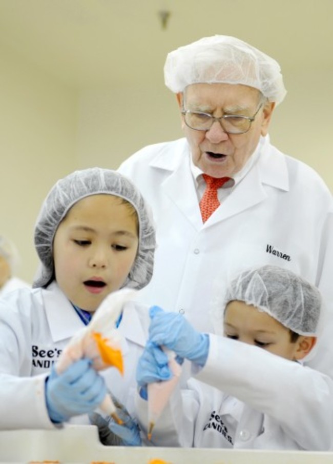 Warren Buffett leads See's Candies Factory Tour