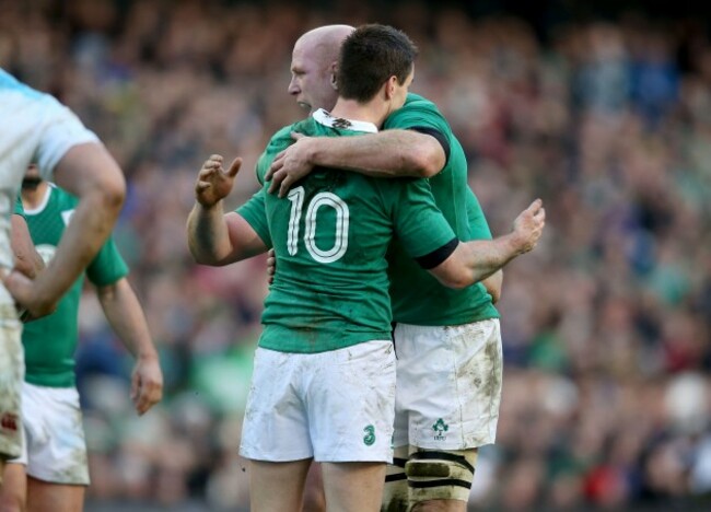 Jonathan Sexton and Paul O'Connell after winning a penalty