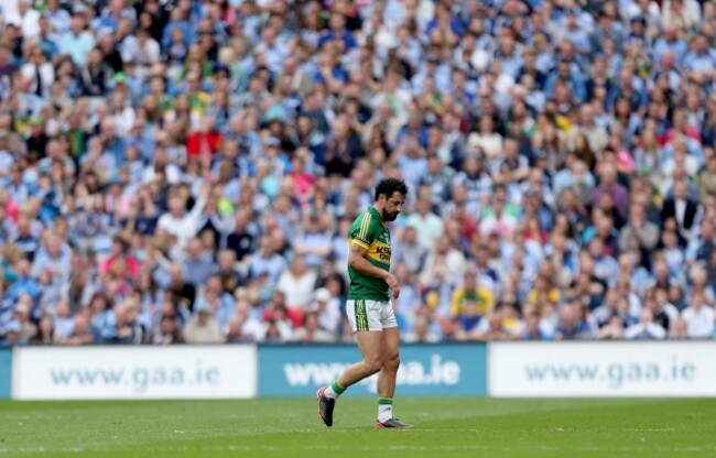 Paul Galvin leaves the field after being replaced