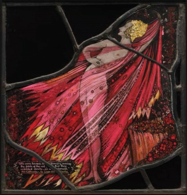 scandelous naken woman