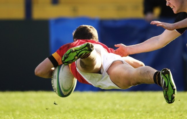 Robert Hedderman scores a late try