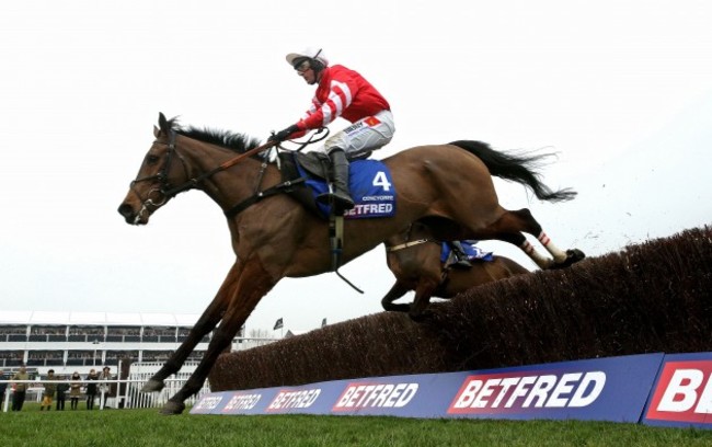 Coneygree ridden by Nico de Boinville comes home to win