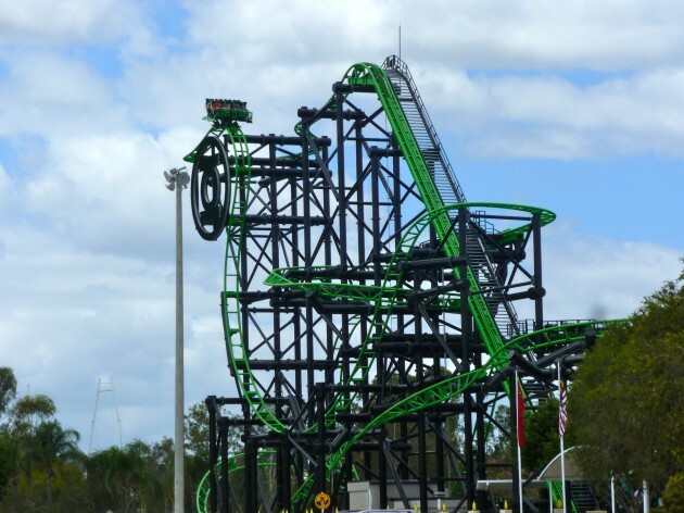 Green_Lantern_Coaster_from_carpark