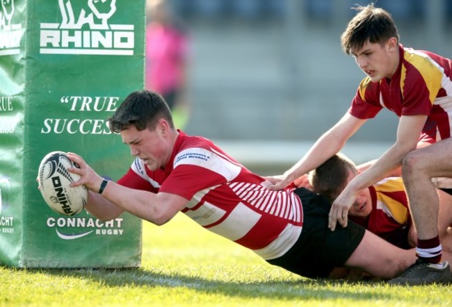 Rian Biesty scores his side's first try