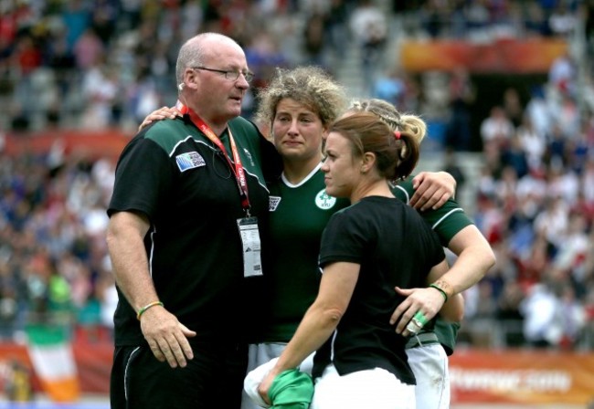 Philip Doyle with Jenny Murphy, Lynne Cantwell and Niamh Briggs after the game