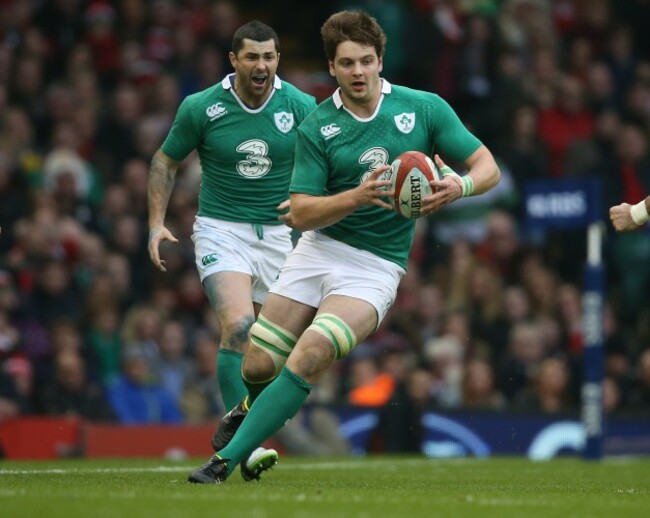 Ireland&Otilde;s  Iain Henderson supported by Rob Kearney