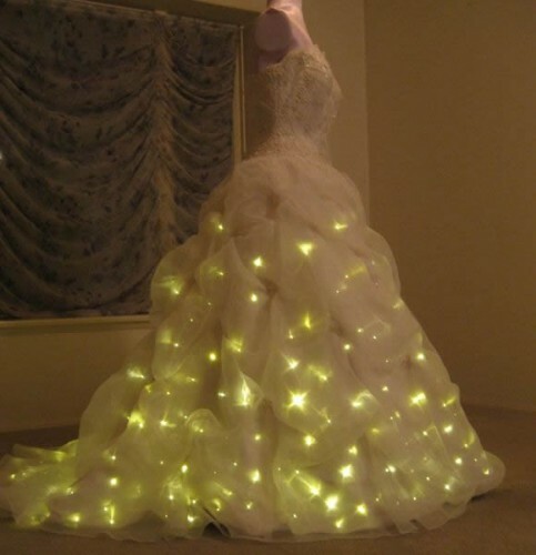 12 Wedding Dresses That Should Never Have Been Allowed To Happen