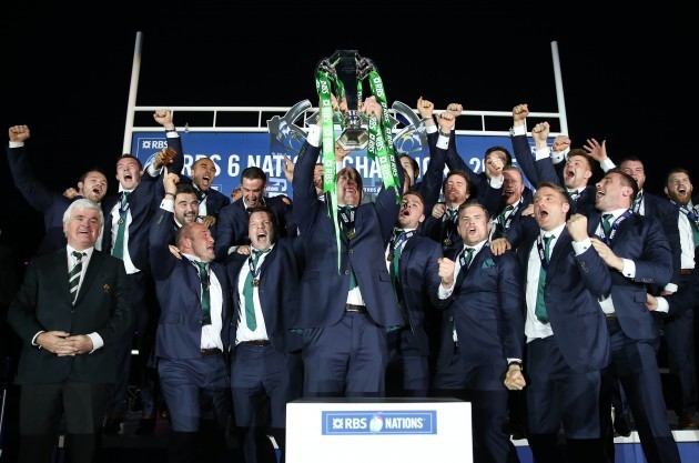 Paul O'Connell lifts the RBS 6 Nations trophy
