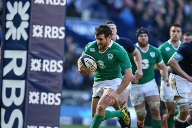 Jared Payne scores a try