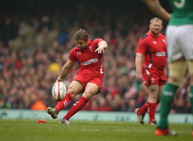 Leigh Halfpenny kicks a penalty