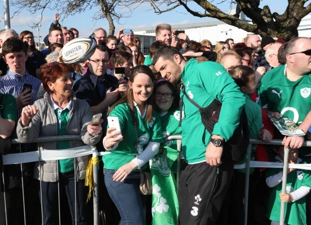 22/03/2015 Pictured are fans with the Irish Rugby